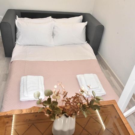 F K Apartments Artemi Extérieur photo