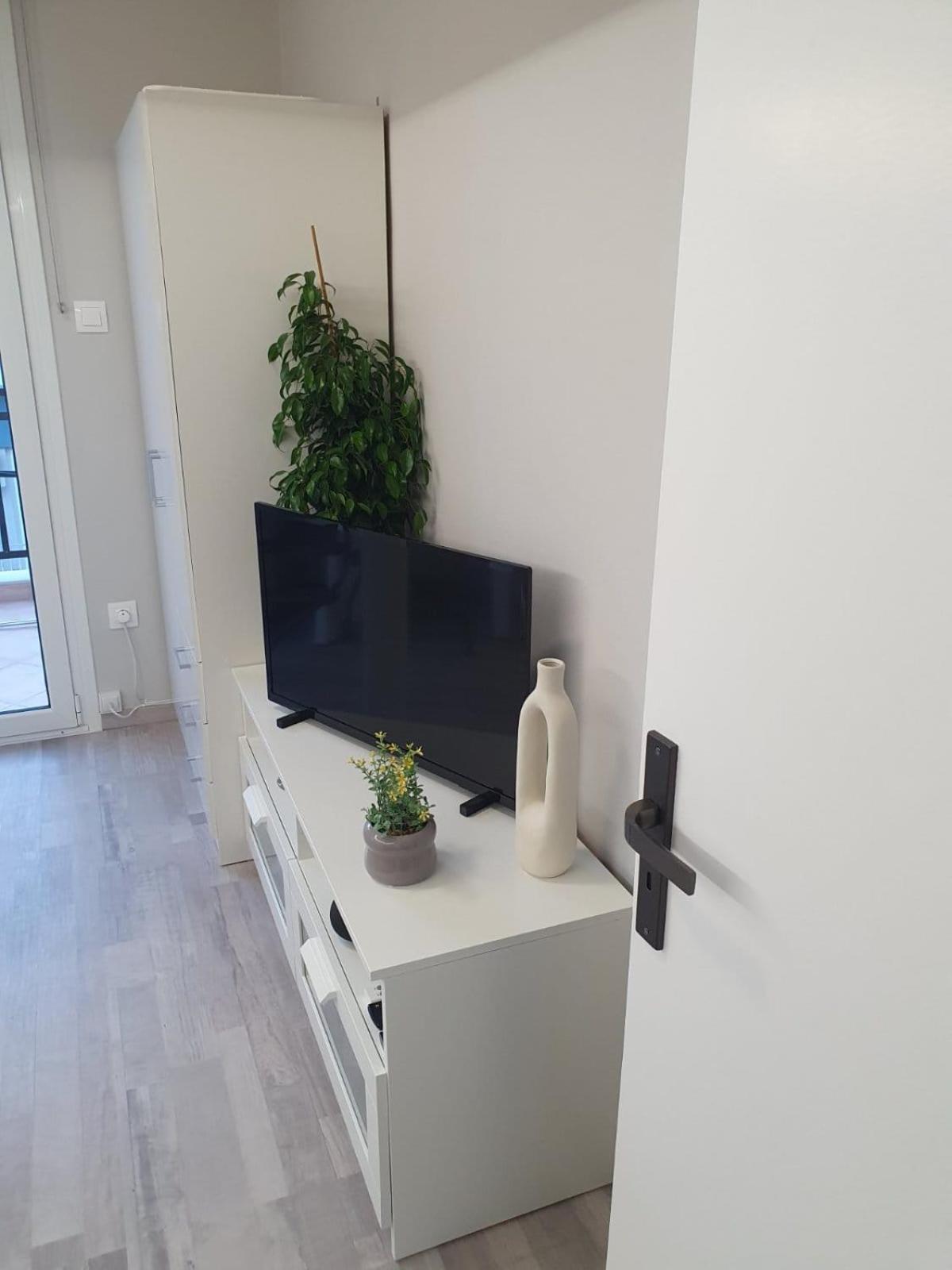 F K Apartments Artemi Extérieur photo